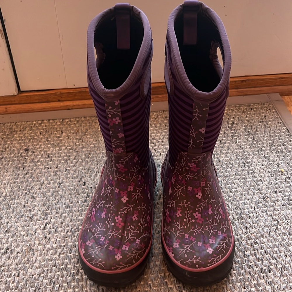 Bogs. Size 2.